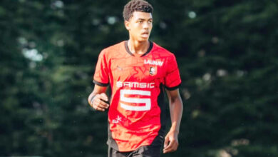 عبد الحميد أيت بودلال مدافع رين الفرنسي يرد بقوة على الجماهير المغربية عبد الحميد أيت بودلال مدافع رين الفرنسي يرد بقوة على الجماهير المغربية