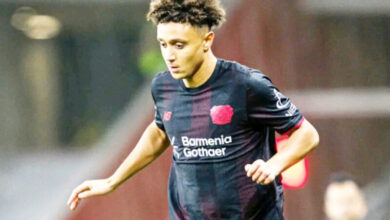 إلياس بن الصغير خارج باير ليفركوزن الألماني