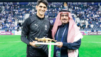 الهلال السعودي يضغط و و ليد الركراكي يرفض الانحناء… مشاركة ياسين بونو في “الكان” أمام اختبار صعب! الهلال السعودي يضغط و و ليد الركراكي يرفض الانحناء… مشاركة ياسين بونو في “الكان” أمام اختبار صعب!