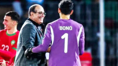 بادو الزاكي ل ياسين بونو “علمته الرماية فلما اشتد ساعده رماني”.