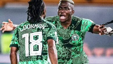 حقيقة مغادرة فيكتور أوسيمين لمعسكر منتخب نيجيريا حقيقة مغادرة فيكتور أوسيمين لمعسكر منتخب نيجيريا