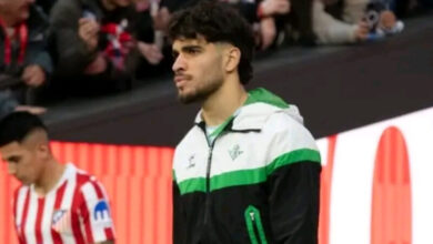 مانويل بيليغريني ينصف الدولي المغربي عبد الصمد الزلزولي مانويل بيليغريني ينصف الدولي المغربي عبد الصمد الزلزولي