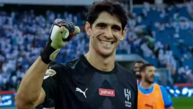 ياسين بونو يد يغادر الهلال السعودي إلى الدوري الأرجنتيني