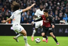 نيس الفرنسي يضحي بالدولي المغربي سفيان ديوب